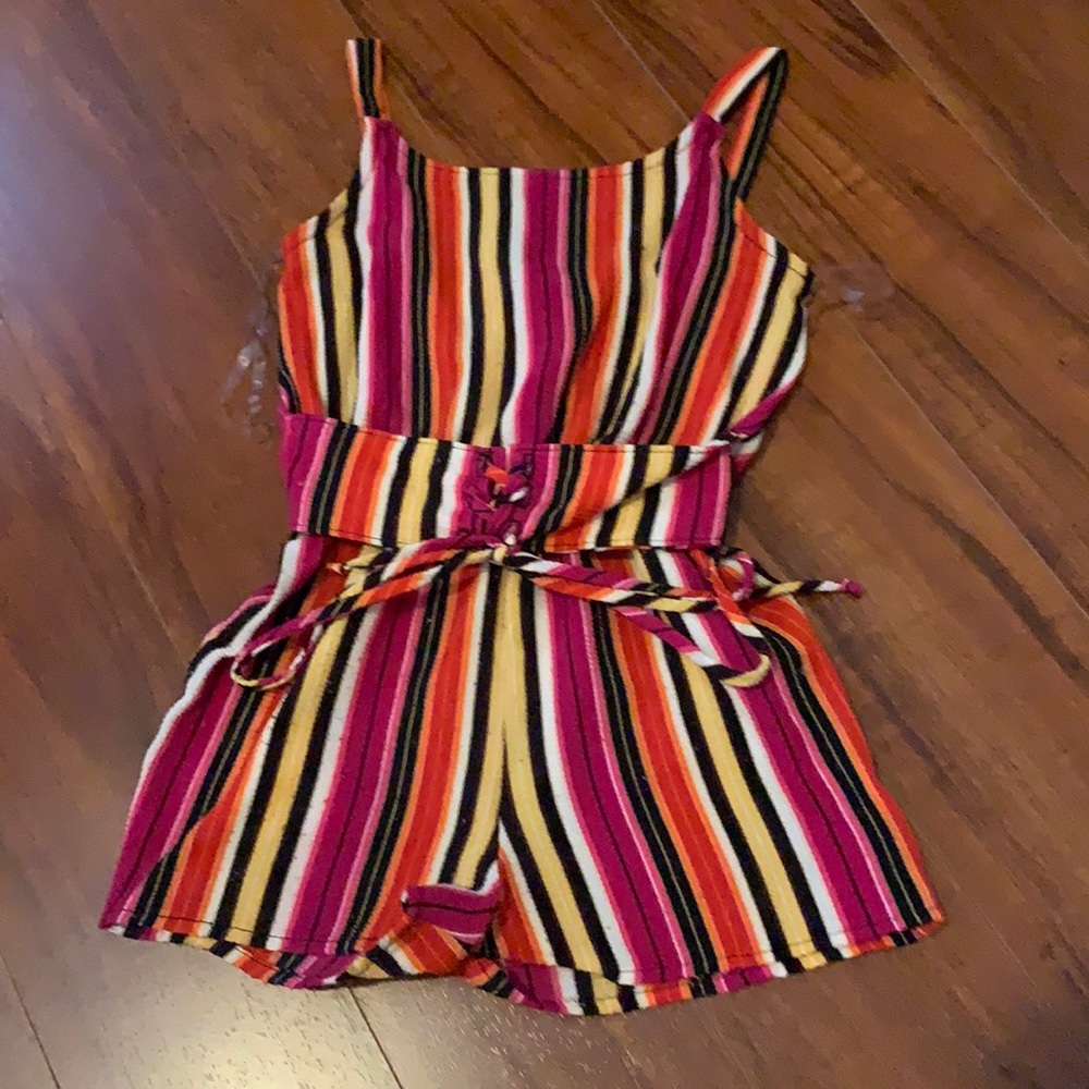 2-hip romper with colorful stripes on it and ties in front. Size 6 girls - Picture 1 of 2